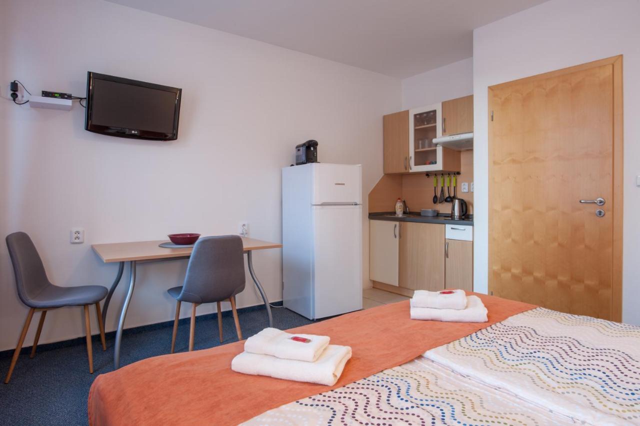 Apartmany Marco Shipping Ceske Budejovice Extérieur photo